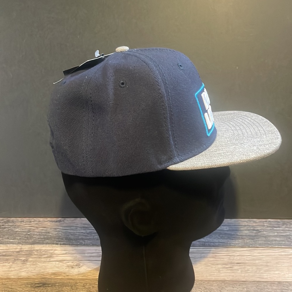 Bud Light SnapBack. New - Picture 4 of 8